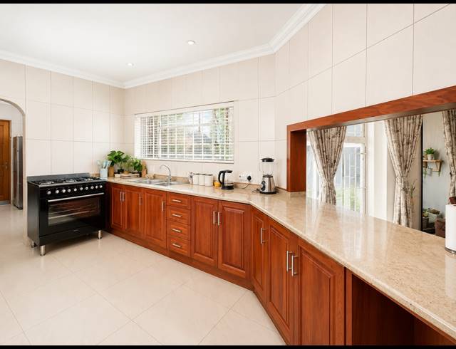 4 BEDROOM HOUSE FOR SALE IN BENDOR